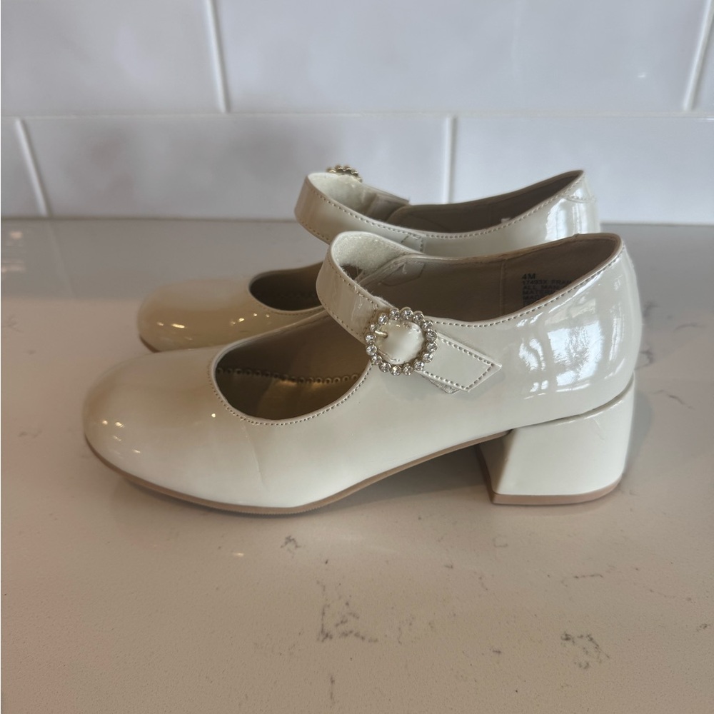 Girls block heel shoes